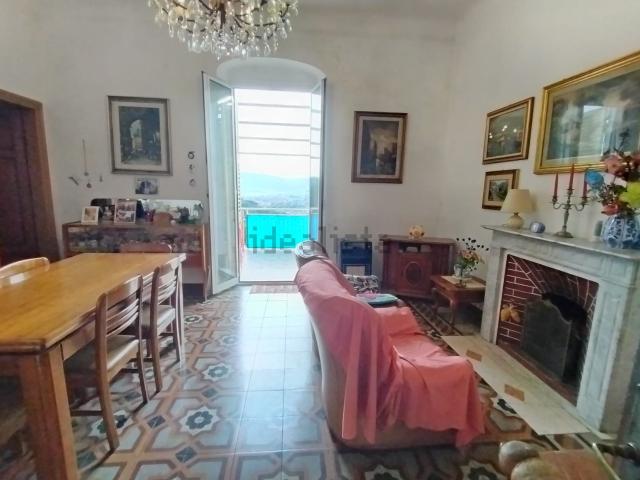Appartamento in vendita a Vezzano Ligure, Liguria