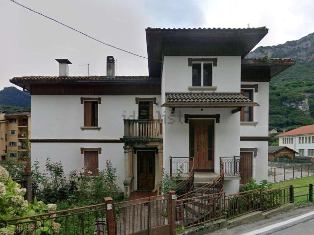 Appartamento in vendita a Longarone, Veneto