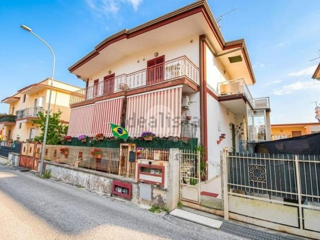 Appartamento in vendita a Pollena Trocchia, Napoli