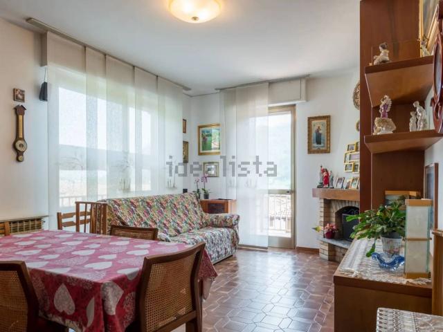 Appartamento in vendita a Clusone, Lombardia