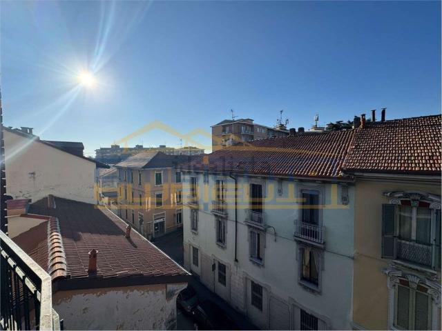 Appartamento in vendita a Monza, Lombardia