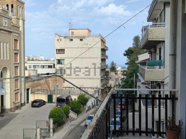 Appartamento in vendita a Acireale, Catania