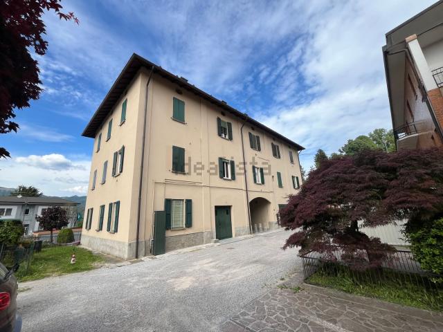 Appartamento in vendita a Anzano del Parco, Como