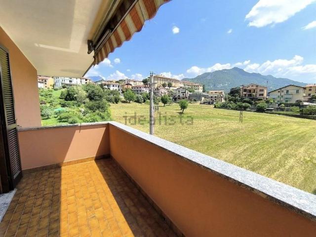 Appartamento in vendita a Civate, Lombardia