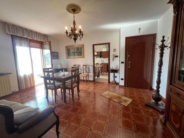Appartamento in vendita a Mede, Lombardia