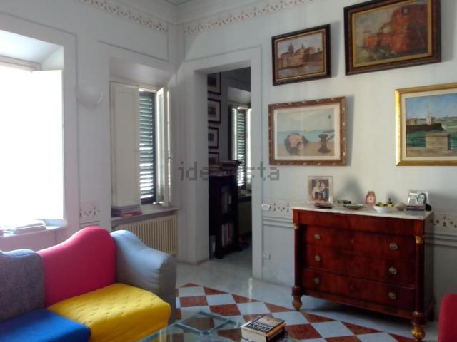 Appartamento in vendita a Largo Attias, Livorno