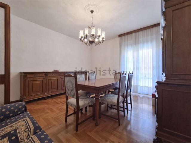Appartamento in vendita a Centro Storico, Modena