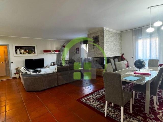 Appartamento in vendita a Vertova, Lombardia