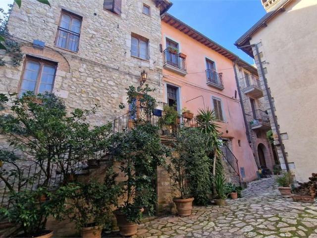 Appartamento in vendita a Colpetrazzo, Umbria