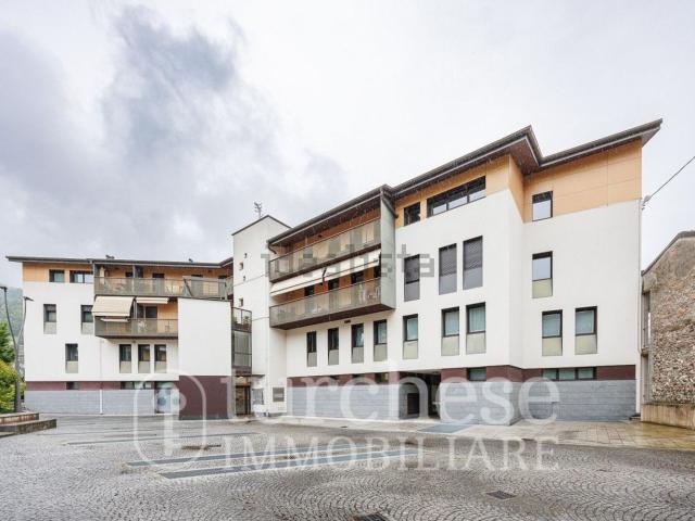Appartamento in vendita a Botta, Nembro