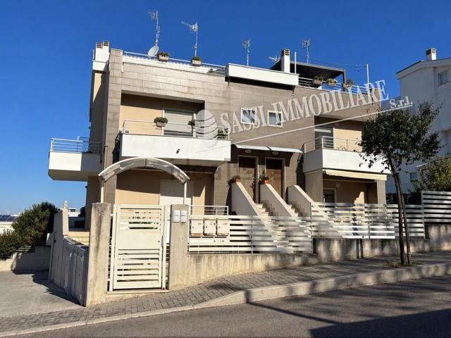 Appartamento in vendita a Grotta Pignata, Matera