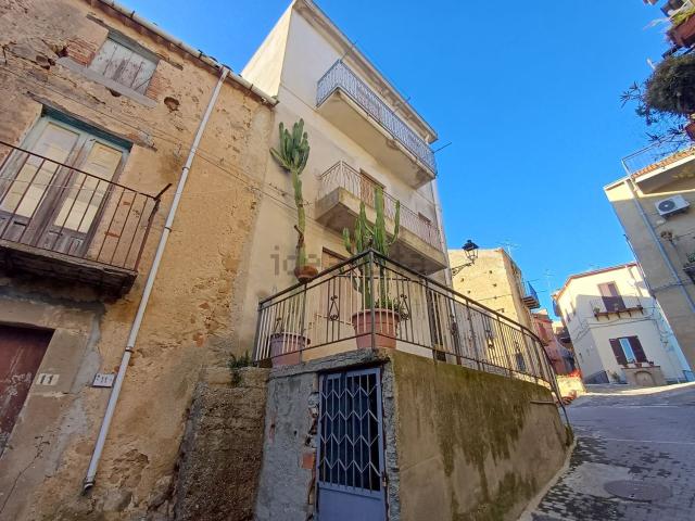 Appartamento in vendita a Ficarra, Sicilia