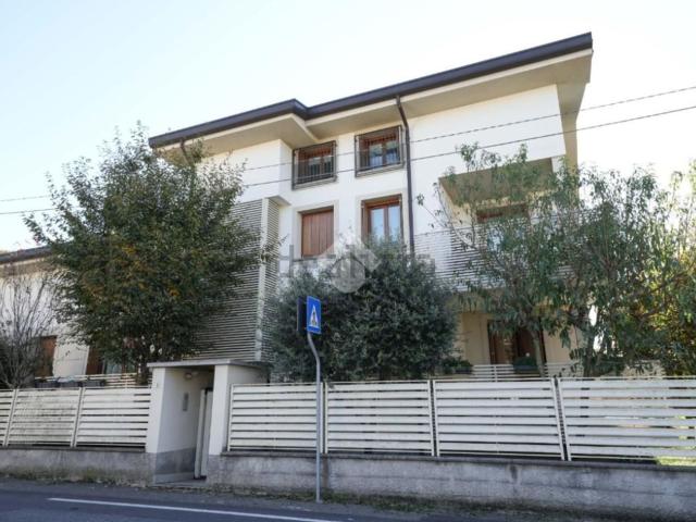 Appartamento in vendita a Albiate, Lombardia