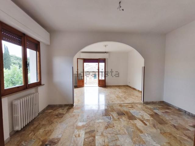Attico in vendita a San Quirico D'orcia, Toscana
