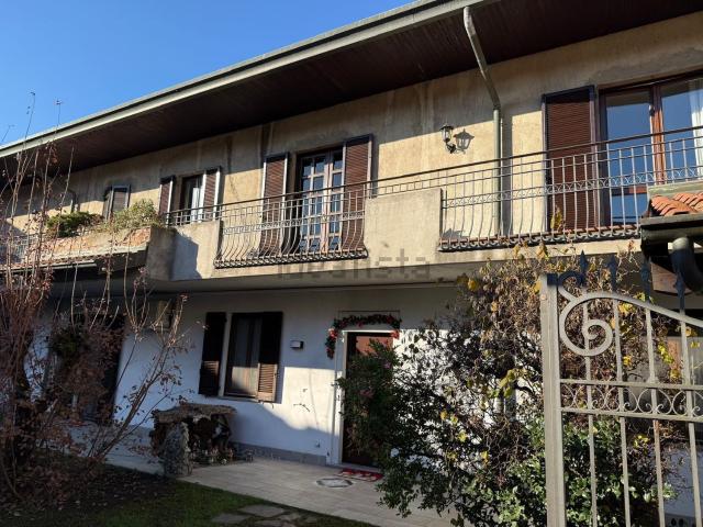 Appartamento in vendita a Ferno, Varese