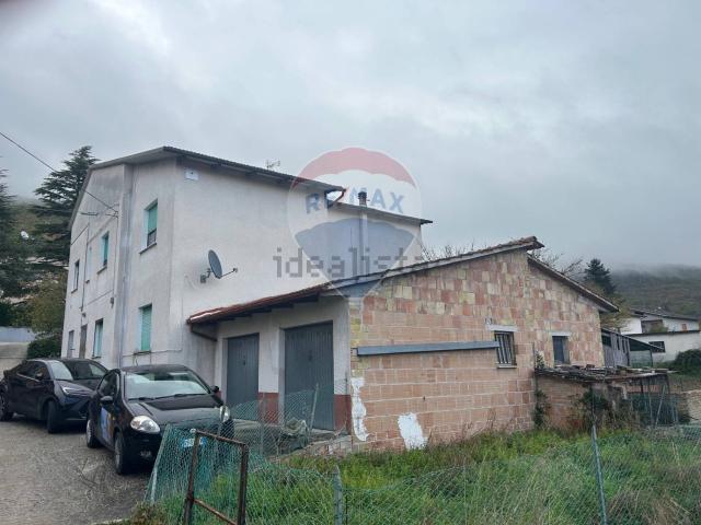 Appartamento in vendita a Fossato Di Vico, Umbria