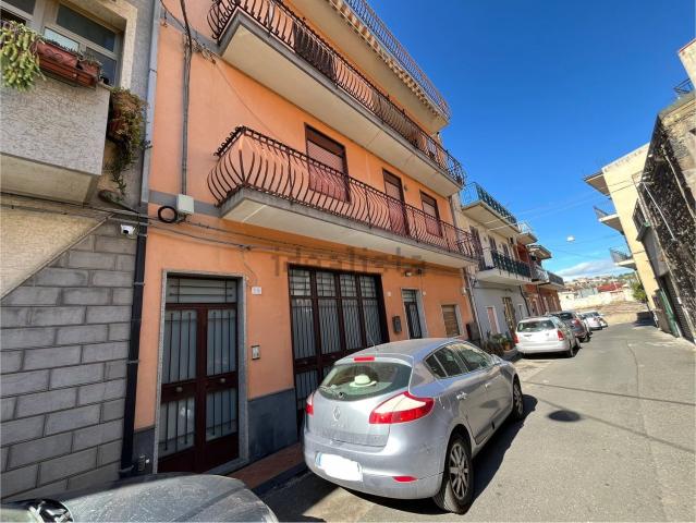 Appartamento in vendita a Santa Maria Di Licodia, Catania