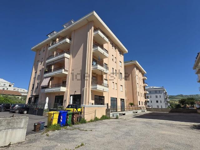 Appartamento in vendita a Teramo, Abruzzo