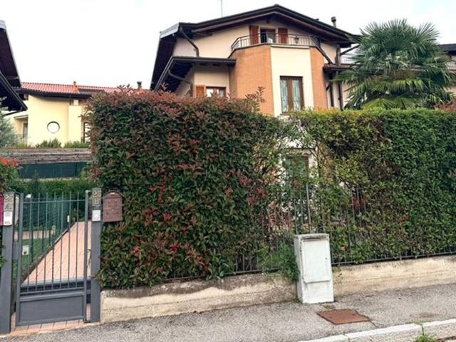 Appartamento in vendita a Bernasca, Camnago Faloppia