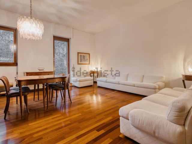 Appartamento in vendita a Municipio 8 di Milano, Milano