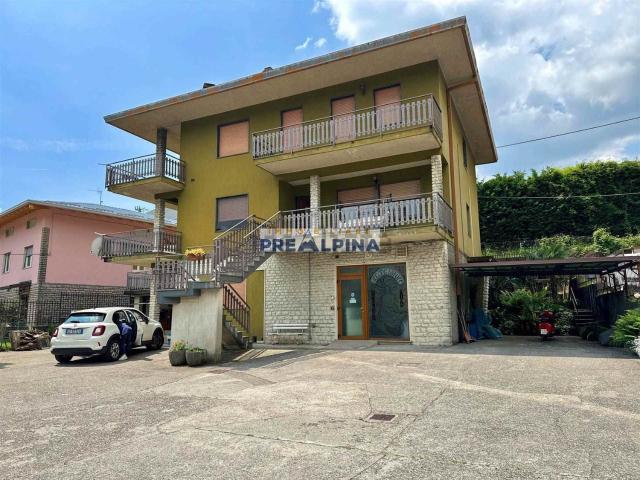 Appartamento in vendita a Colzate, Lombardia