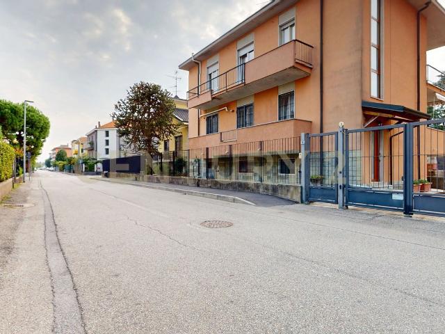 Appartamento in vendita a Vanzago, Milano