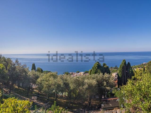 Appartamento in vendita a Sant'Ilario, Genova