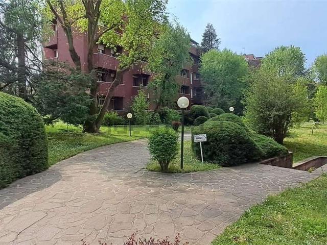 Appartamento in vendita a Meda, Lombardia