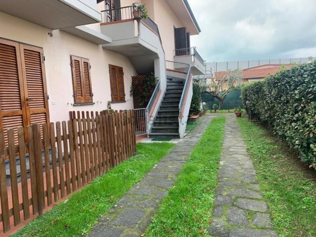 Appartamento in vendita a Marina Di Massa, Toscana