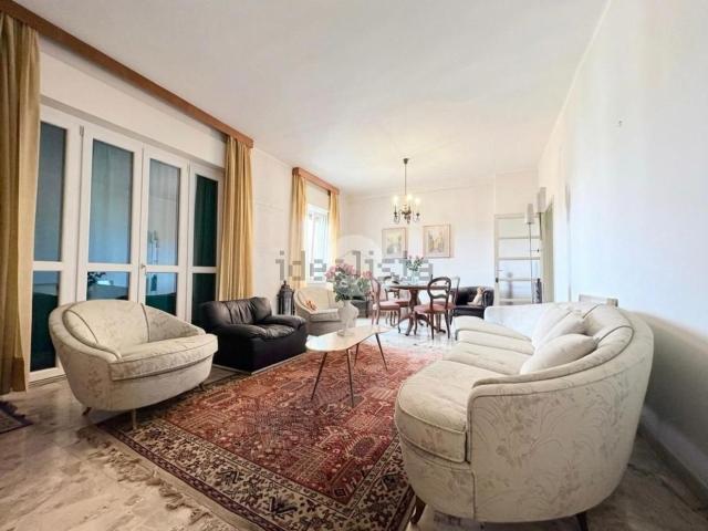 Appartamento in vendita a Zona Castello, Cremona