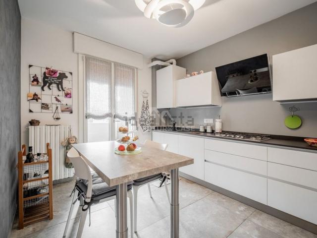 Appartamento in vendita a Villaggio Stranieri-Bazzarola, Re