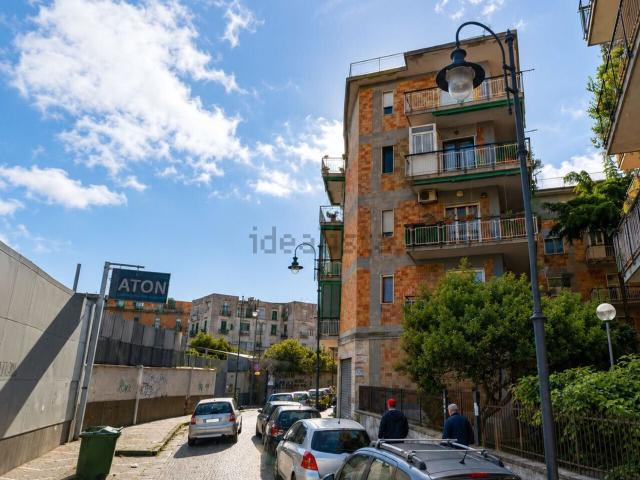 Appartamento in vendita a Portici, Campania