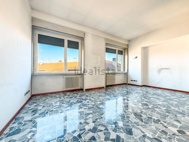 Appartamento in vendita a Borgomanero, Novara