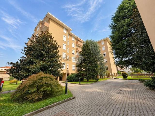 Appartamento in vendita a Valera, Varedo