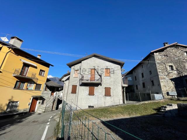 Appartamento in vendita a Talamona, Lombardia