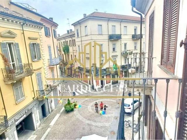 Appartamento in vendita a Voghera, Lombardia