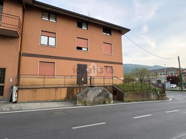 Appartamento in vendita a Leffe, Lombardia
