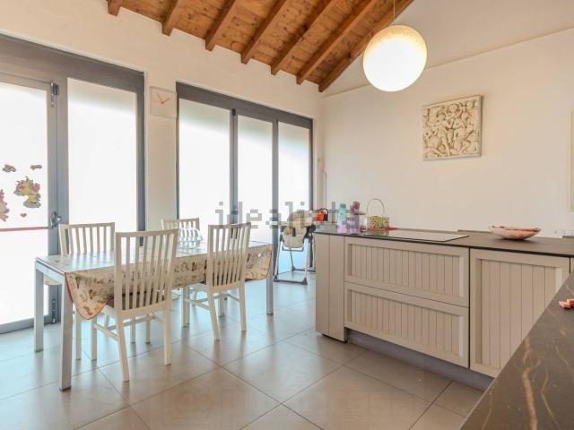 Appartamento in vendita a Macherio, Lombardia