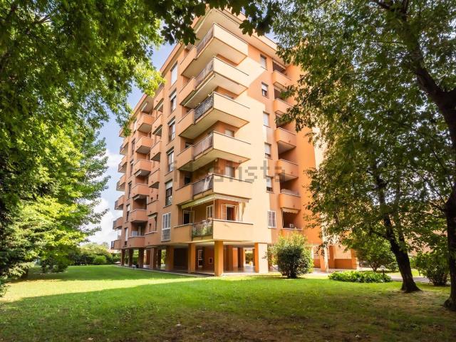 Appartamento in vendita a Meda, Monza e della Brianza