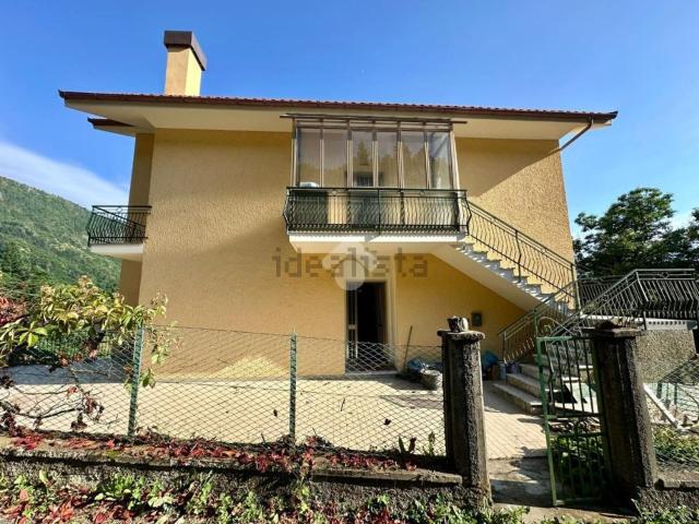 Appartamento in vendita a Pianazzo, Borzonasca