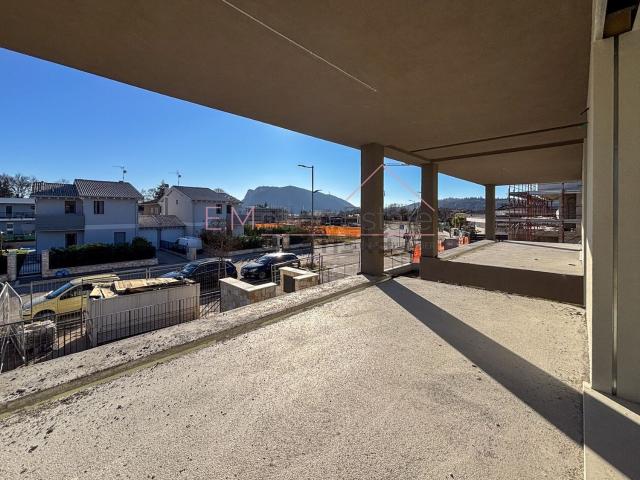 Attico in vendita a Gazzoli, Costermano