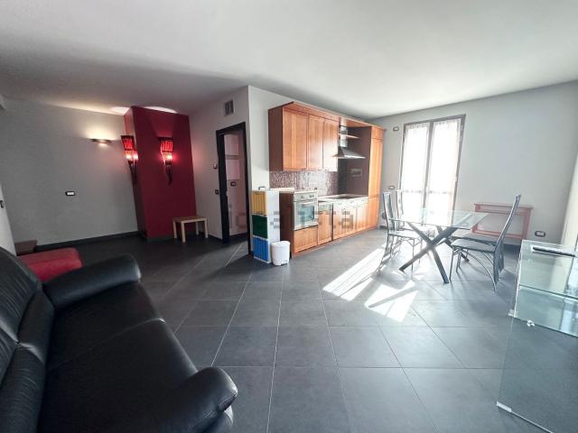 Appartamento in vendita a Arona, Novara