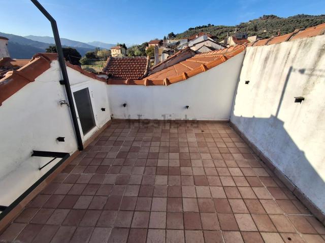Appartamento in vendita a Imperia, Liguria