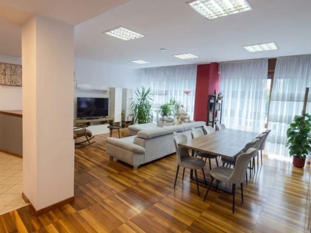 Appartamento in vendita a Como, Lombardia