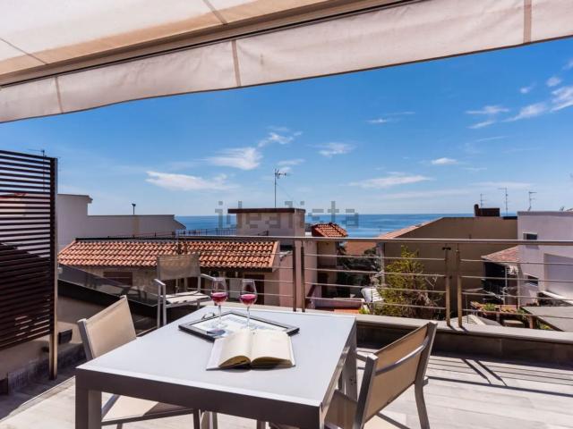 Appartamento in vendita a Cannizzaro, Aci Castello