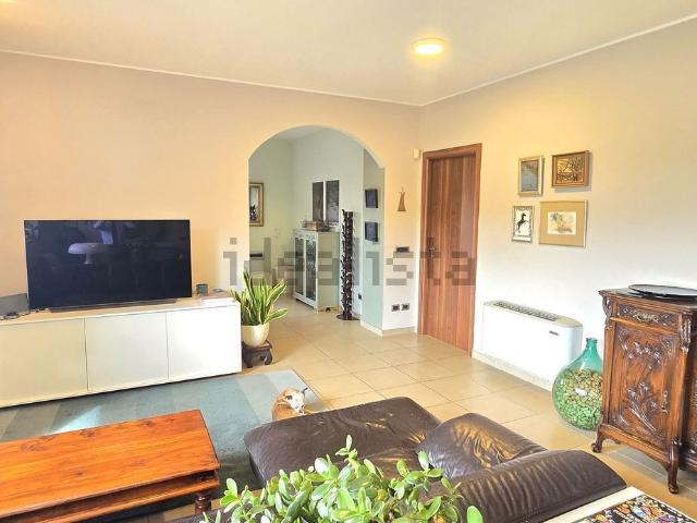 Appartamento in vendita a Cisliano, Lombardia