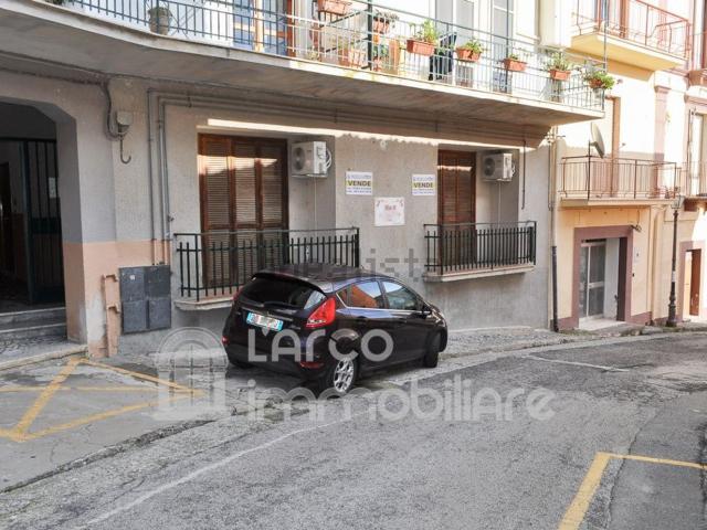Appartamento in vendita a Centro Storico, Calabria