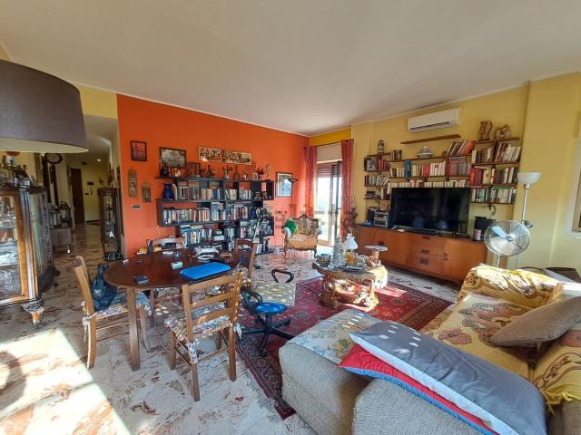 Appartamento in vendita a Valverde, Sicilia
