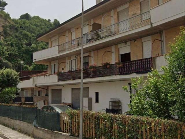 Appartamento in vendita a Valdaso, Marche