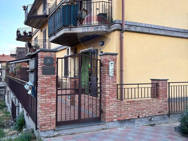 Appartamento in vendita a Santa Maria Di Licodia, Catania